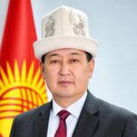 Мамлекеттик кызмат жана жергиликтүү өз алдынча башкаруу иштери боюнча мамлекеттик агенттиктин директору Джантаев Эльчибек Нуржадыевичтин Мамлекеттик тил күнүнө карата куттуктоосу